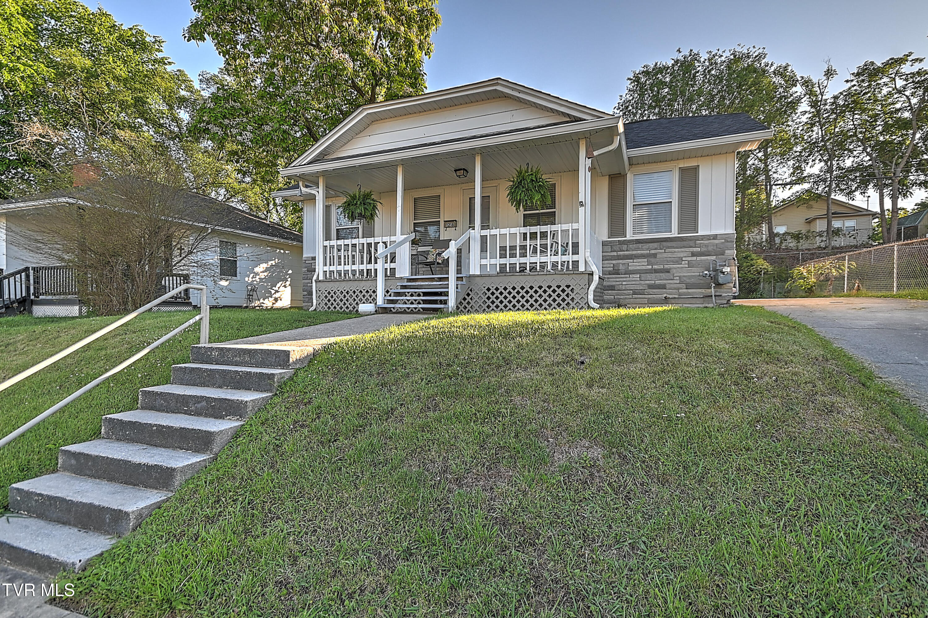 1218 Sevier SP-1