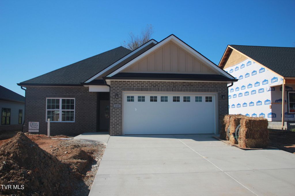 Photo of 225 Dry Kiln Court, Johnson City, TN 37615 (MLS # 9989395)