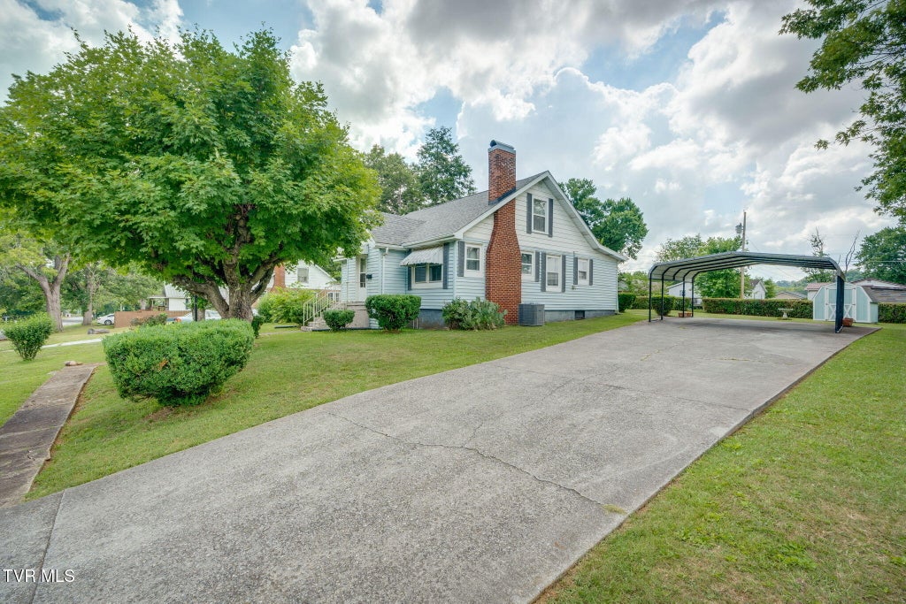 Photo of 1604 Watauga Avenue, Johnson City, TN 37601 (MLS # 9996808)