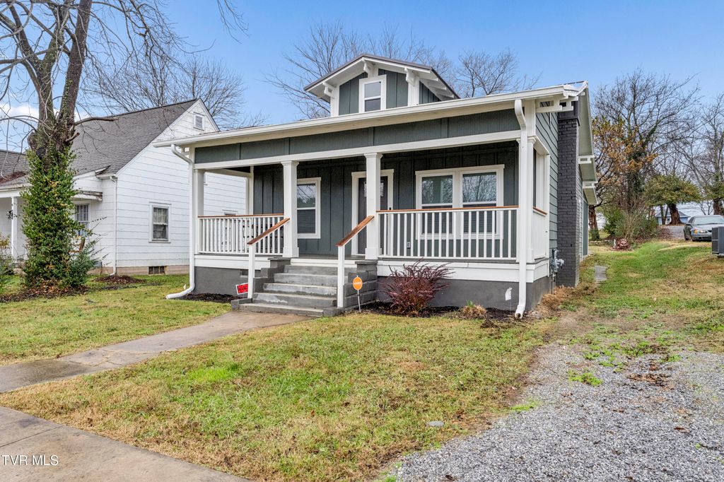 Photo of 710 Carson Street, Greeneville, TN 37743 (MLS # 9988931)