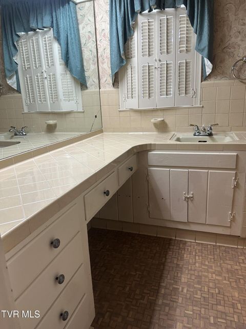 Tiny photo for 226 Susong Lane, Greeneville, TN 37743 (MLS # 9983578)