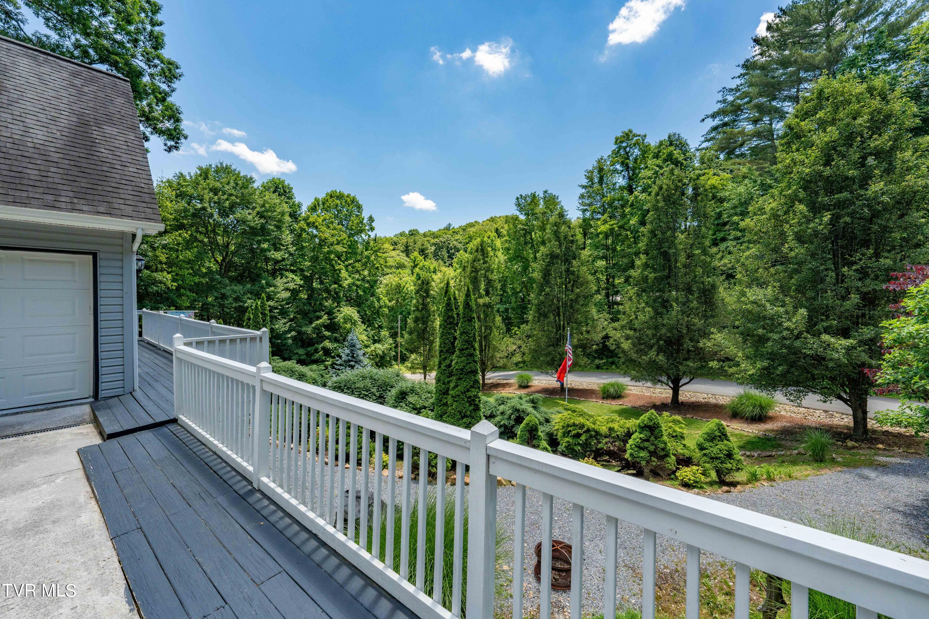 122 White Pine Road, Hampton, Tennessee image 4