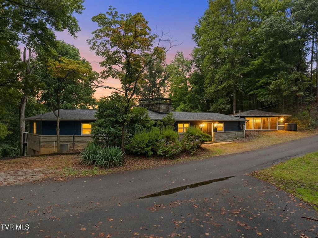 Photo of 459 Judy Top Lane, Sevierville, TN 37876 (MLS # 9986805)