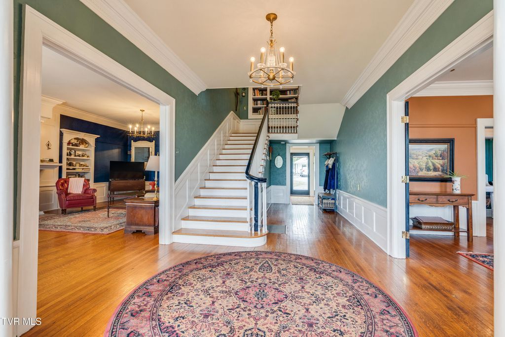 Photo of 207 Lynwood Street, Bristol, TN 37620 (MLS # 9993953)