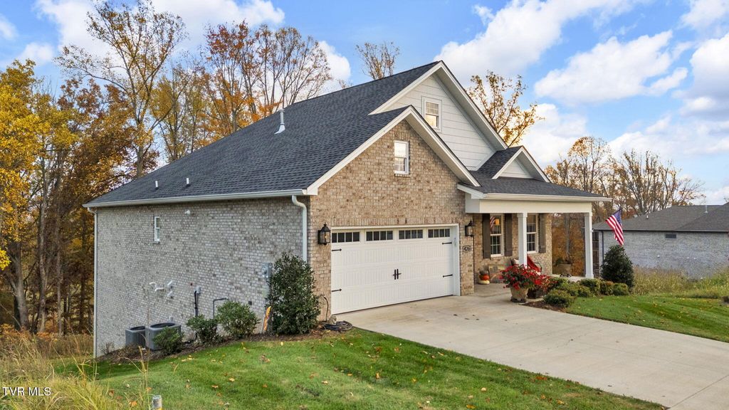 Photo of 426 English Ivy Trail, Jonesborough, TN 37659 (MLS # 9992175)