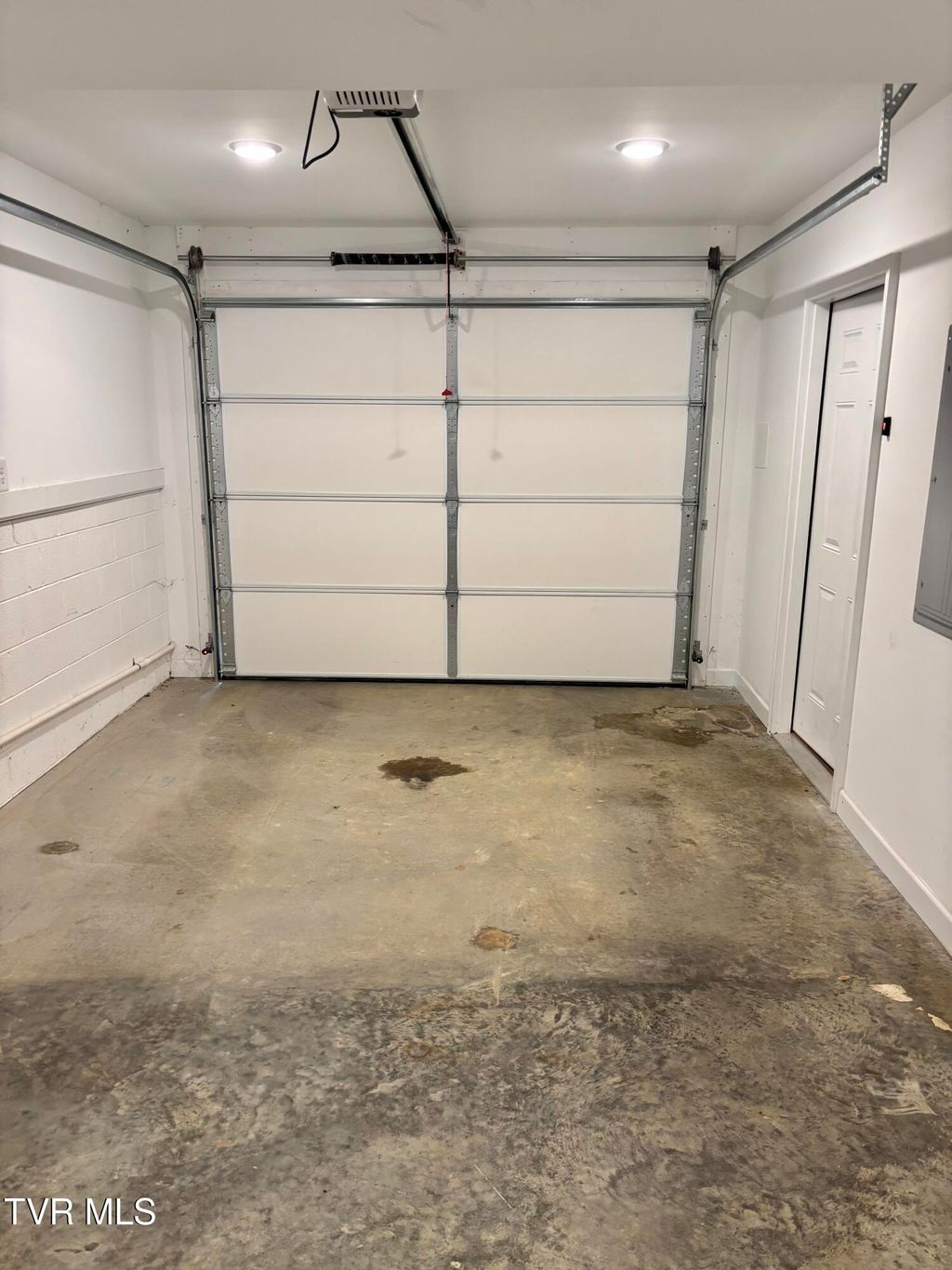 Photo of 1412 Indian Ridge Road, Johnson City, TN 37604 (MLS # 9985300)