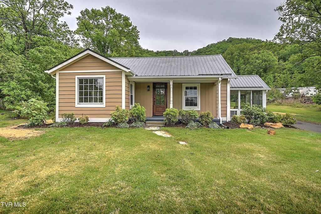 Photo of 2820 Broad Street, Bristol, TN 37620 (MLS # 9995173)