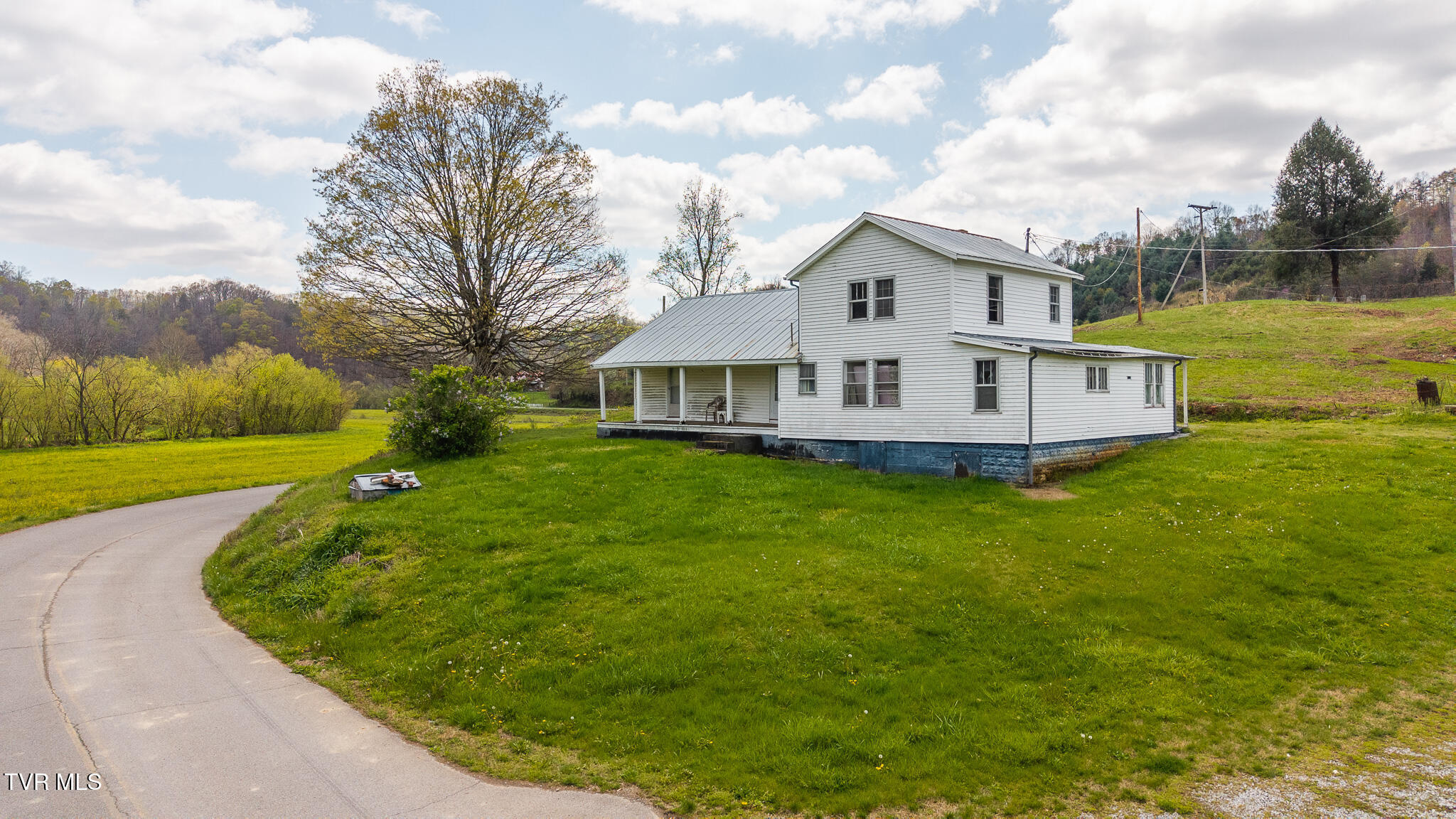 1025 Livesay Chapel Road, Kyles Ford, Tennessee image 1