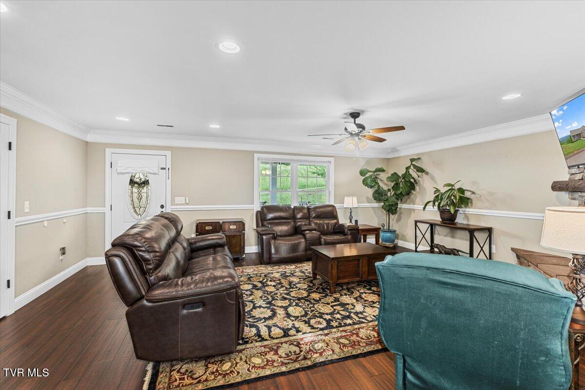 4892 Eagle Pointe Drive, Kingsport, Tennessee image 33