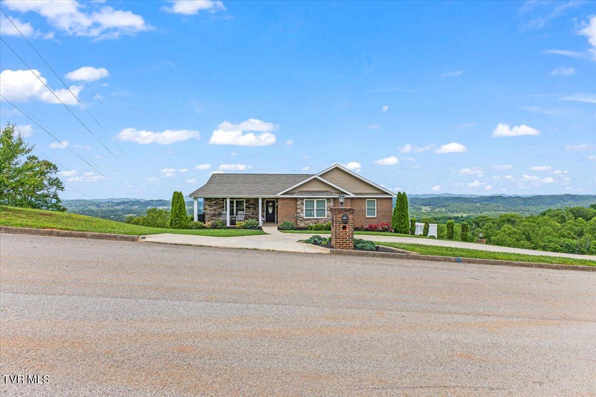 4892 Eagle Pointe Drive, Kingsport, Tennessee image 2