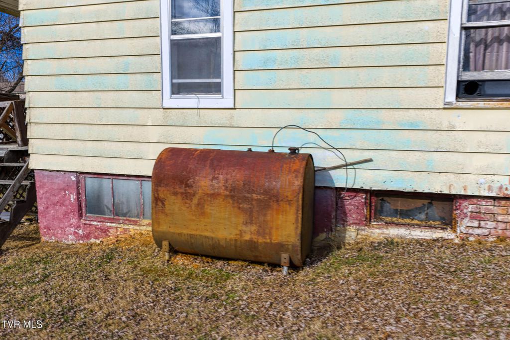 Photo of 1605 Lynnwood Drive, Johnson City, TN 37601 (MLS # 9990666)