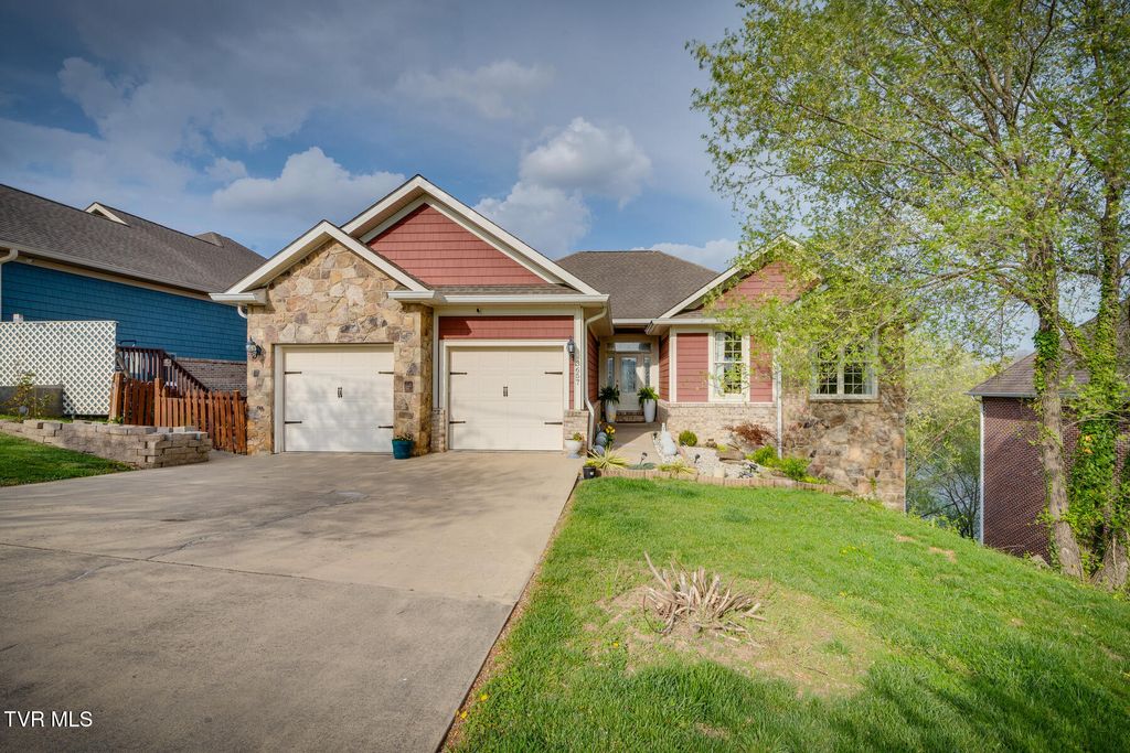 Photo of 3657 Crest Road, Kingsport, TN 37664 (MLS # 9992609)