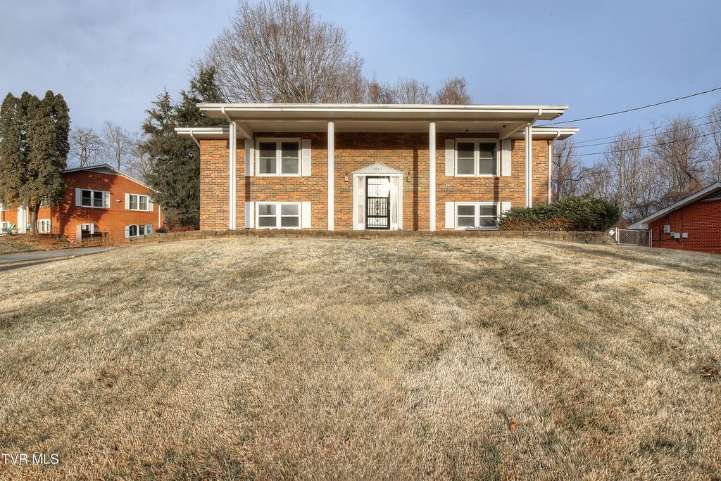 Photo of 1001 Ridgefield Circle, Johnson City, TN 37601 (MLS # 9991390)