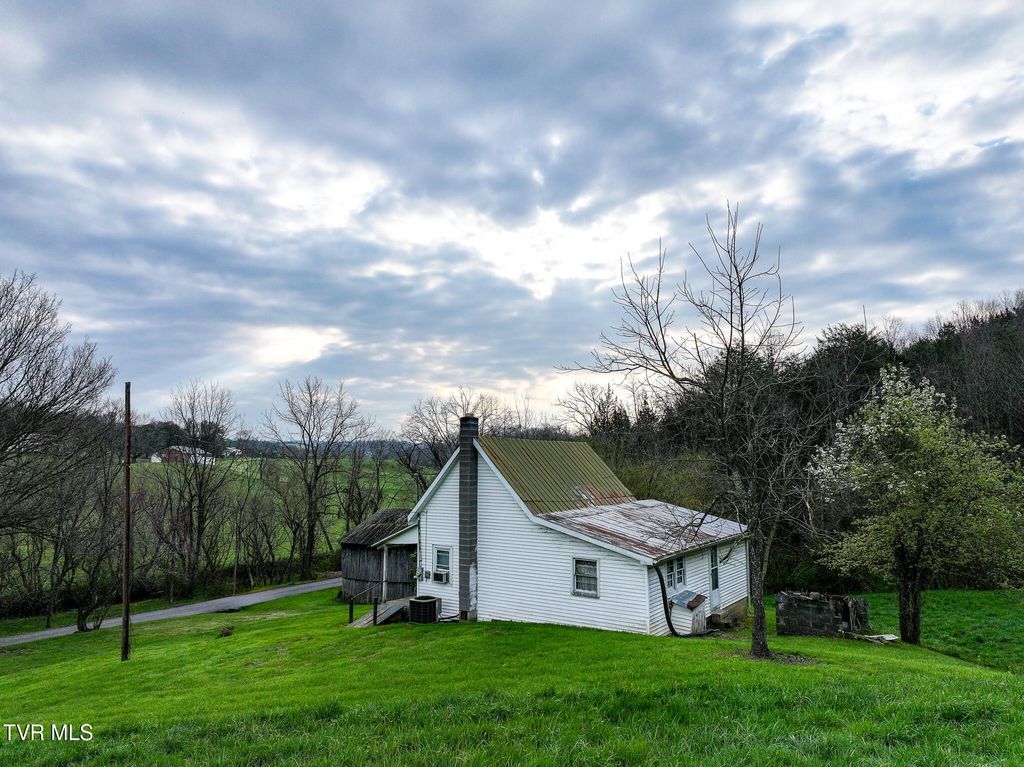 Photo of 1811 George Malone Road, Greeneville, TN 37745 (MLS # 9993150)