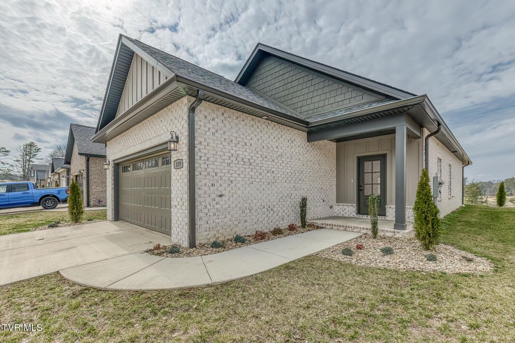 Photo of 319 Monroe Drive, Bristol, TN 37620 (MLS # 9991856)