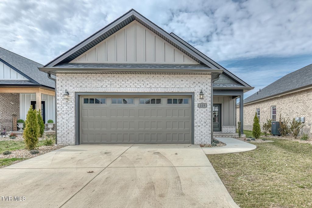 Photo of 319 Monroe Drive, Bristol, TN 37620 (MLS # 9991856)