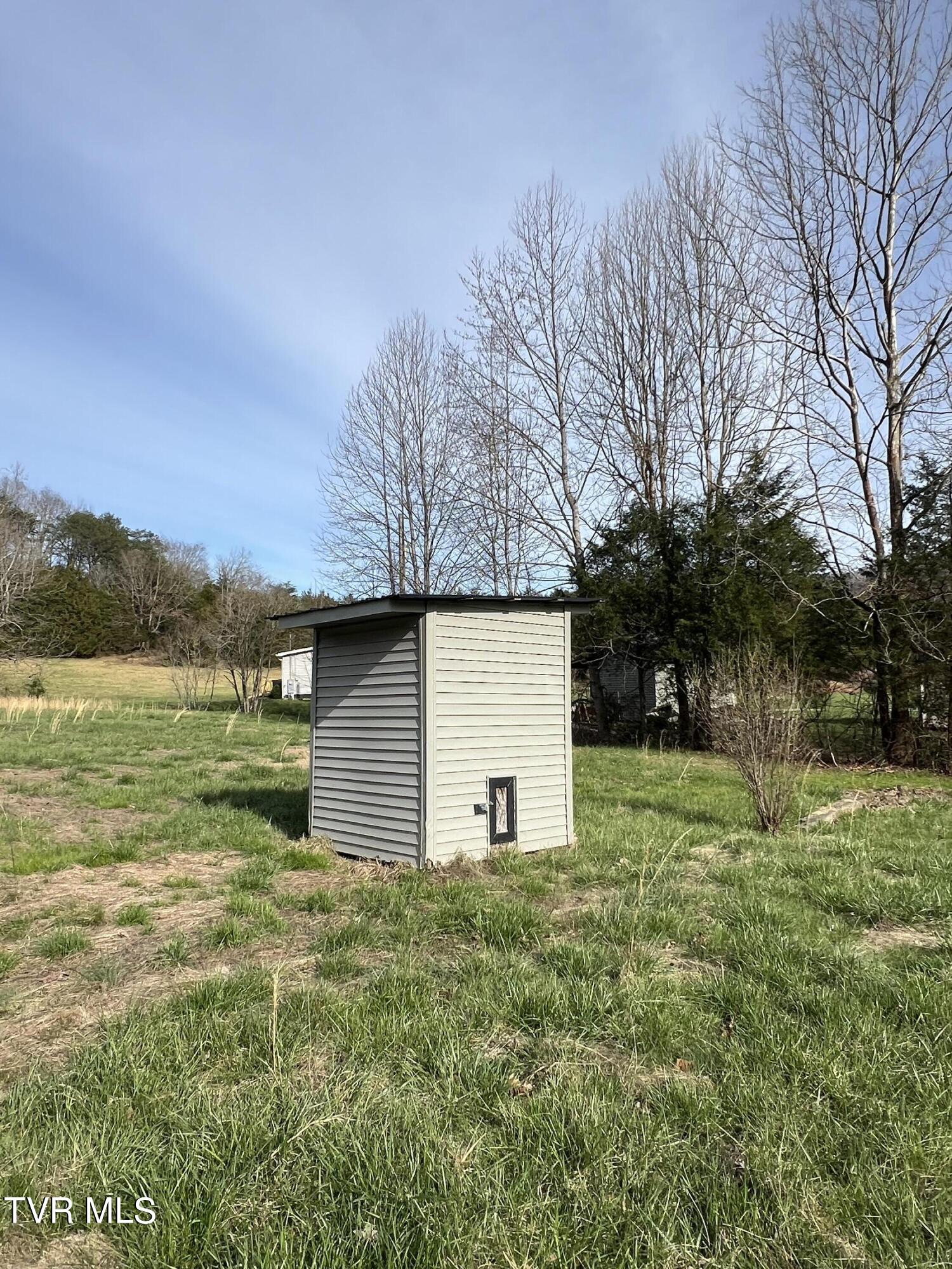 Lovin Road, Mooresburg, Tennessee image 12