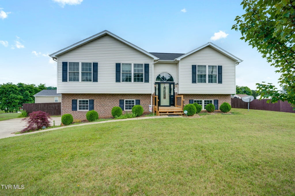 Photo of 2020 Cody Cove, Bluff City, TN 37618 (MLS # 9996680)