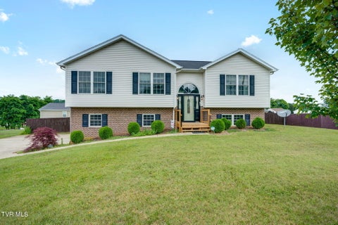 Homes For Sale - 2020 Cody Cove<br/> Bluff City, TN 37618