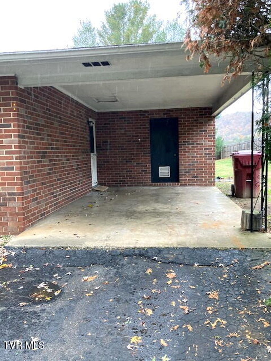Photo of 1917 Club Drive, Johnson City, TN 37601 (MLS # 9988062)