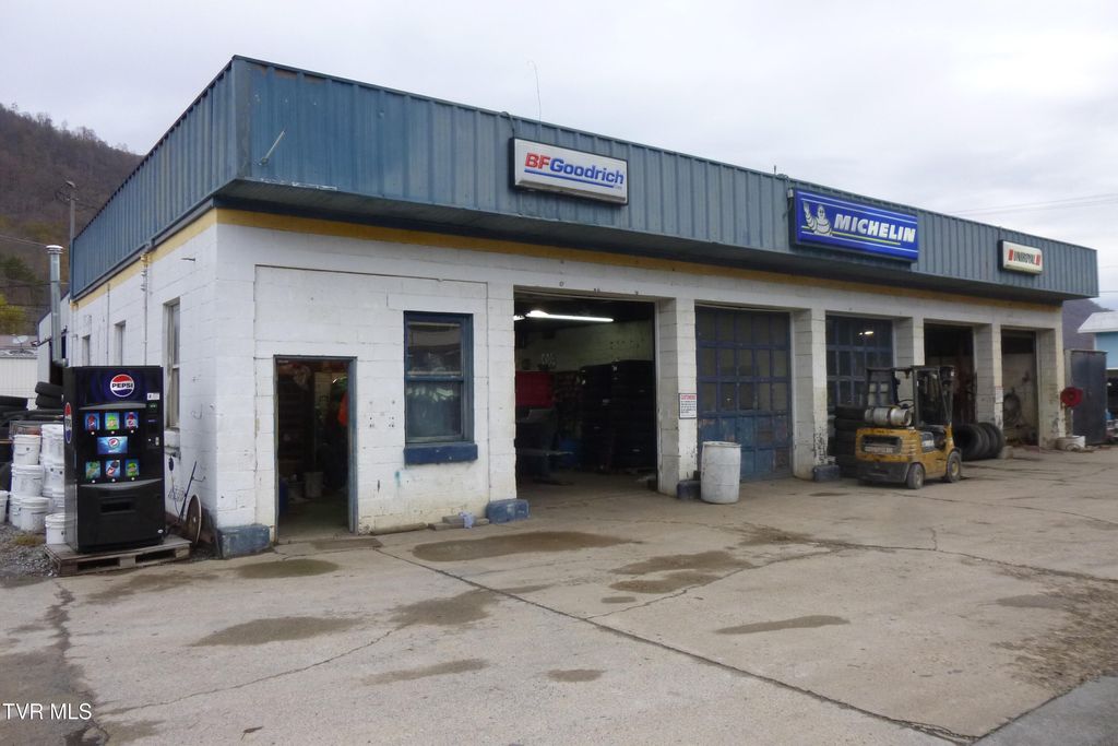 Photo of 1809 2nd Avenue, Big Stone Gap, VA 24219 (MLS # 9989594)