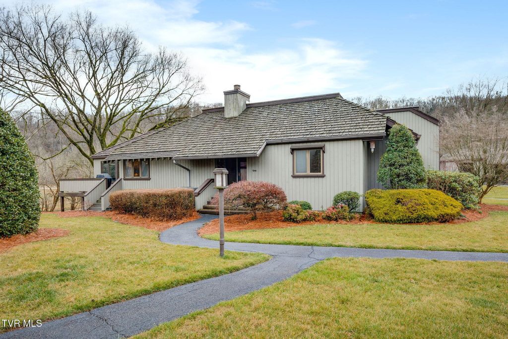 Photo of 80 Crown Circle, Kingsport, TN 37660 (MLS # 9991826)