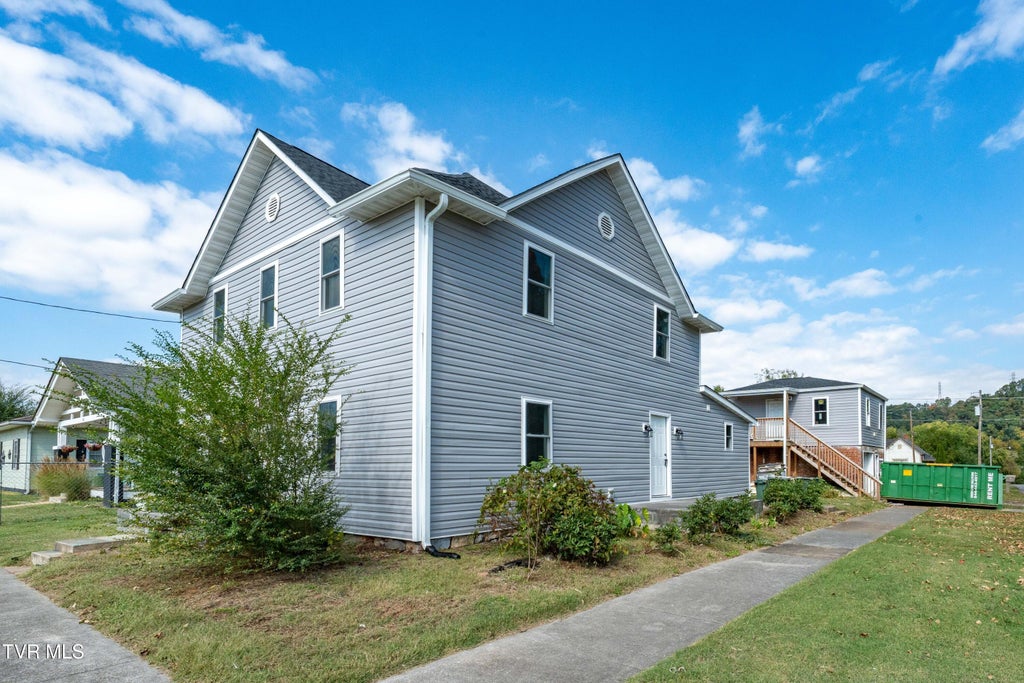 Photo of 319 Cottage Avenue, Elizabethton, TN 37643 (MLS # 10002174)