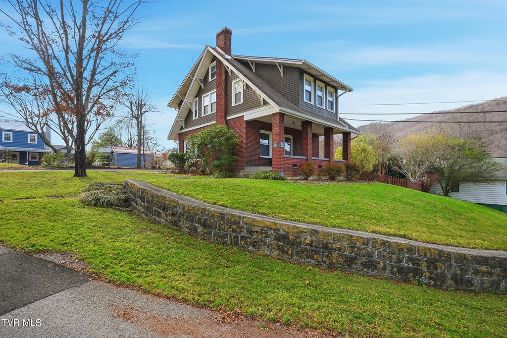 Photo of 15 Proctor Circle, Big Stone Gap, VA 24219 (MLS # 9988797)