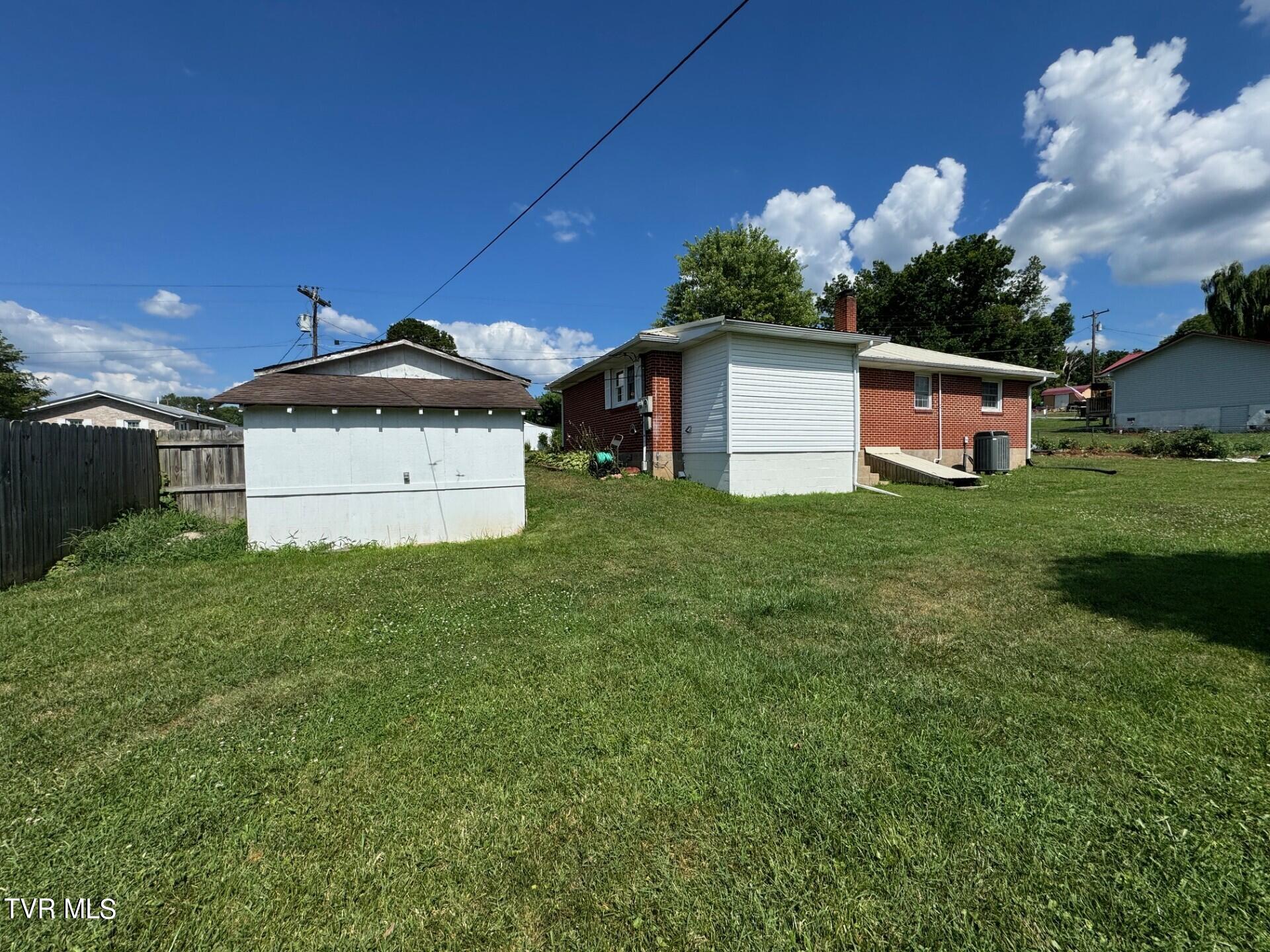 322 Holmes Street, Jonesville, Virginia image 4