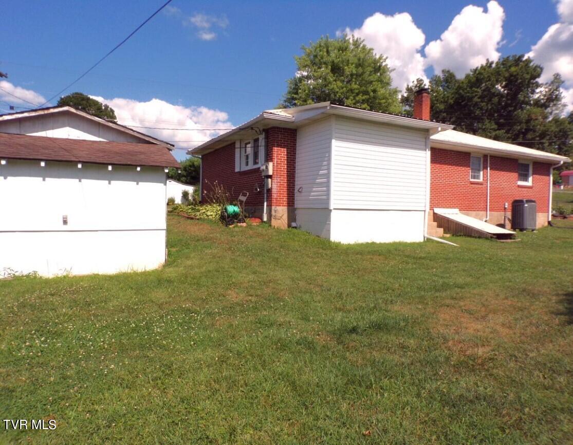 322 Holmes Street, Jonesville, Virginia image 5