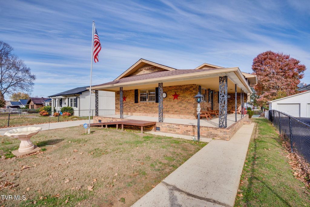 Photo of 1556 Redwood Drive, Kingsport, TN 37664 (MLS # 9988801)