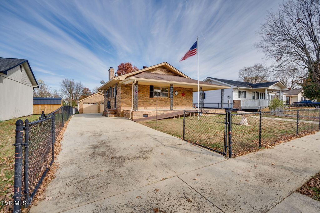 Photo of 1556 Redwood Drive, Kingsport, TN 37664 (MLS # 9988801)