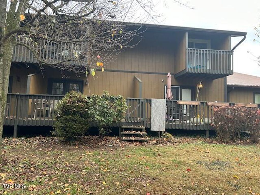 Photo of 512 Fleetwood Court #C, Kingsport, TN 37660 (MLS # 9988831)