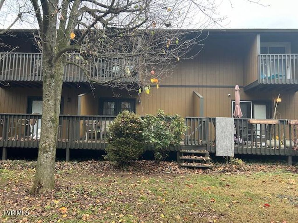 Photo of 512 Fleetwood Court #C, Kingsport, TN 37660 (MLS # 9988831)