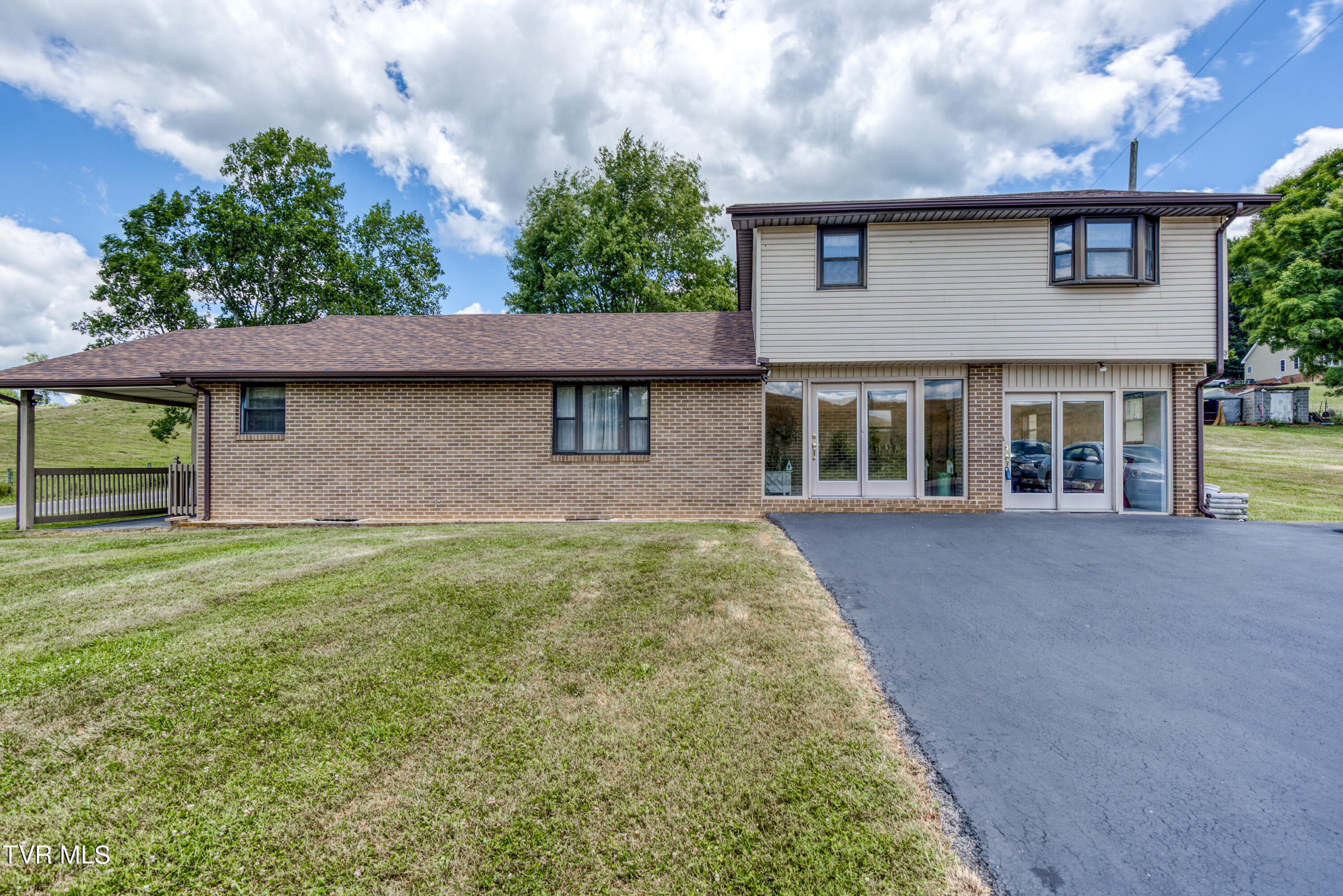 409 Spring Valley Road, Marion, Virginia image 1