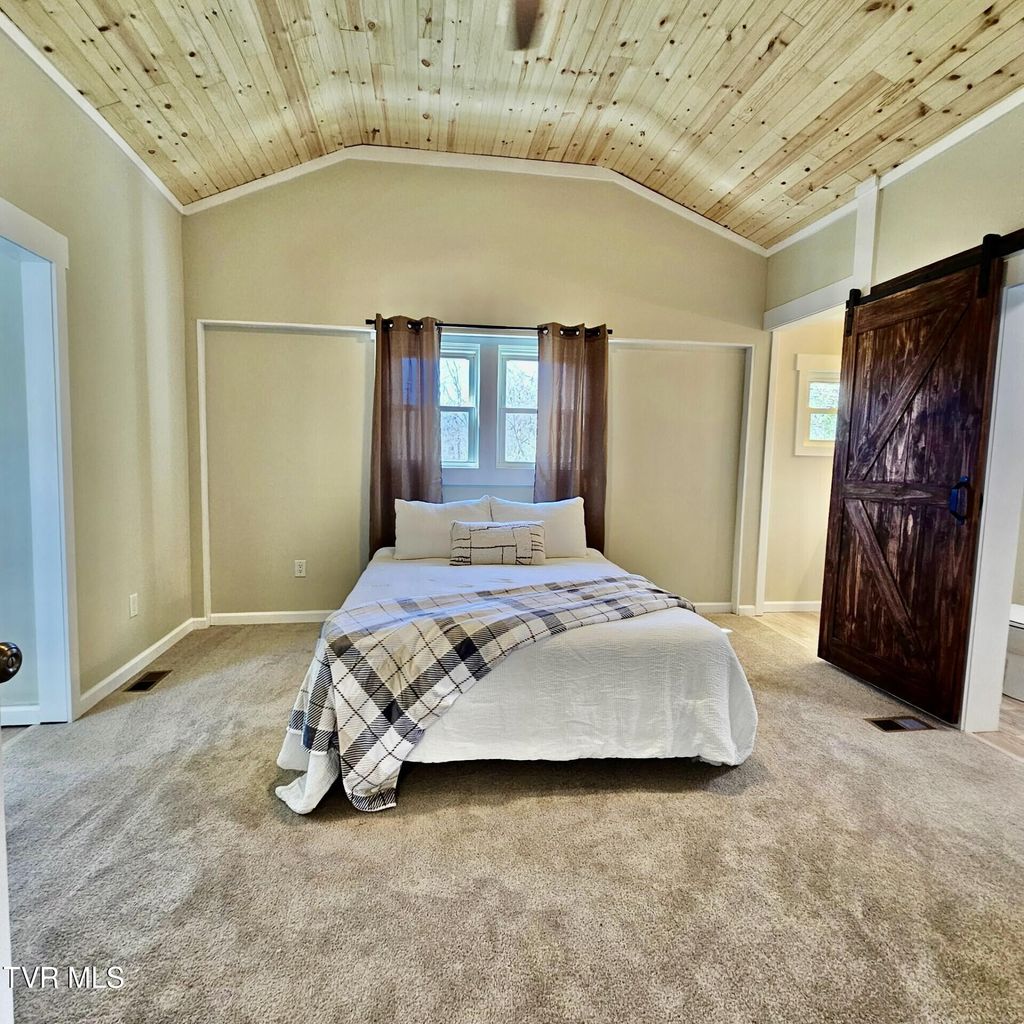 Photo of 907 Hopson Street, Johnson City, TN 37601 (MLS # 9992934)