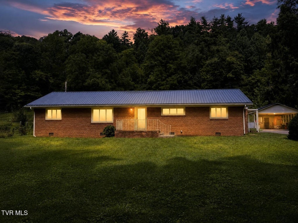 Photo of 565 Circle Drive, Mountain City, TN 37683 (MLS # 9999660)