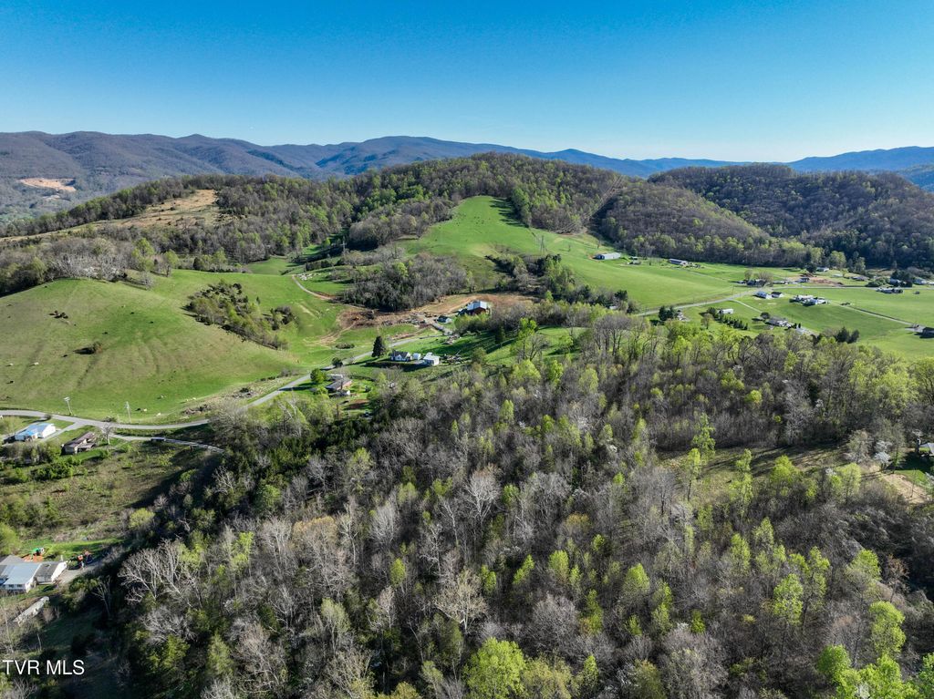 Photo of 2058 Siam Road, Elizabethton, TN 37643 (MLS # 9993646)