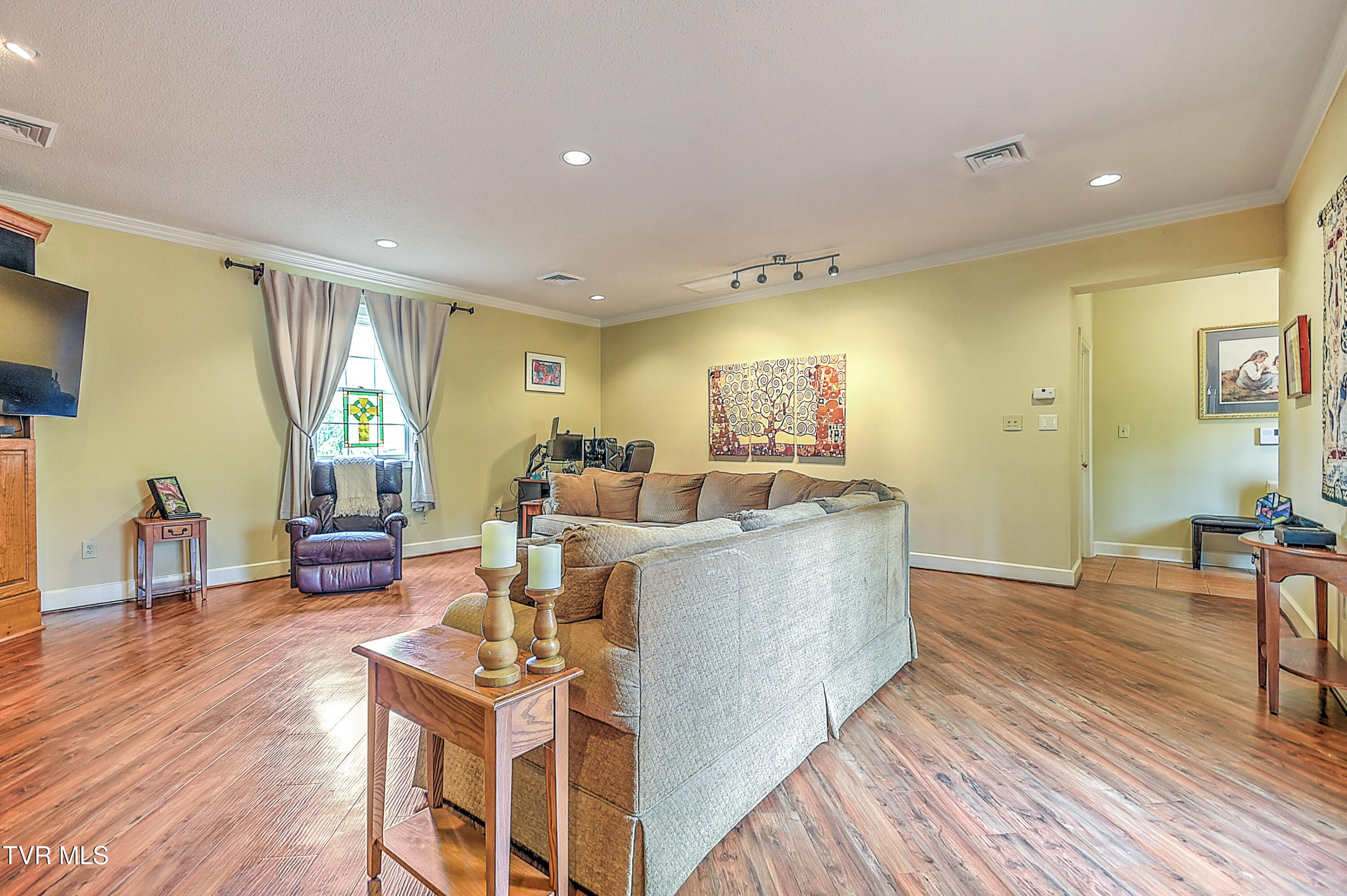 216 Forest Hills Drive, Bristol, Tennessee image 33