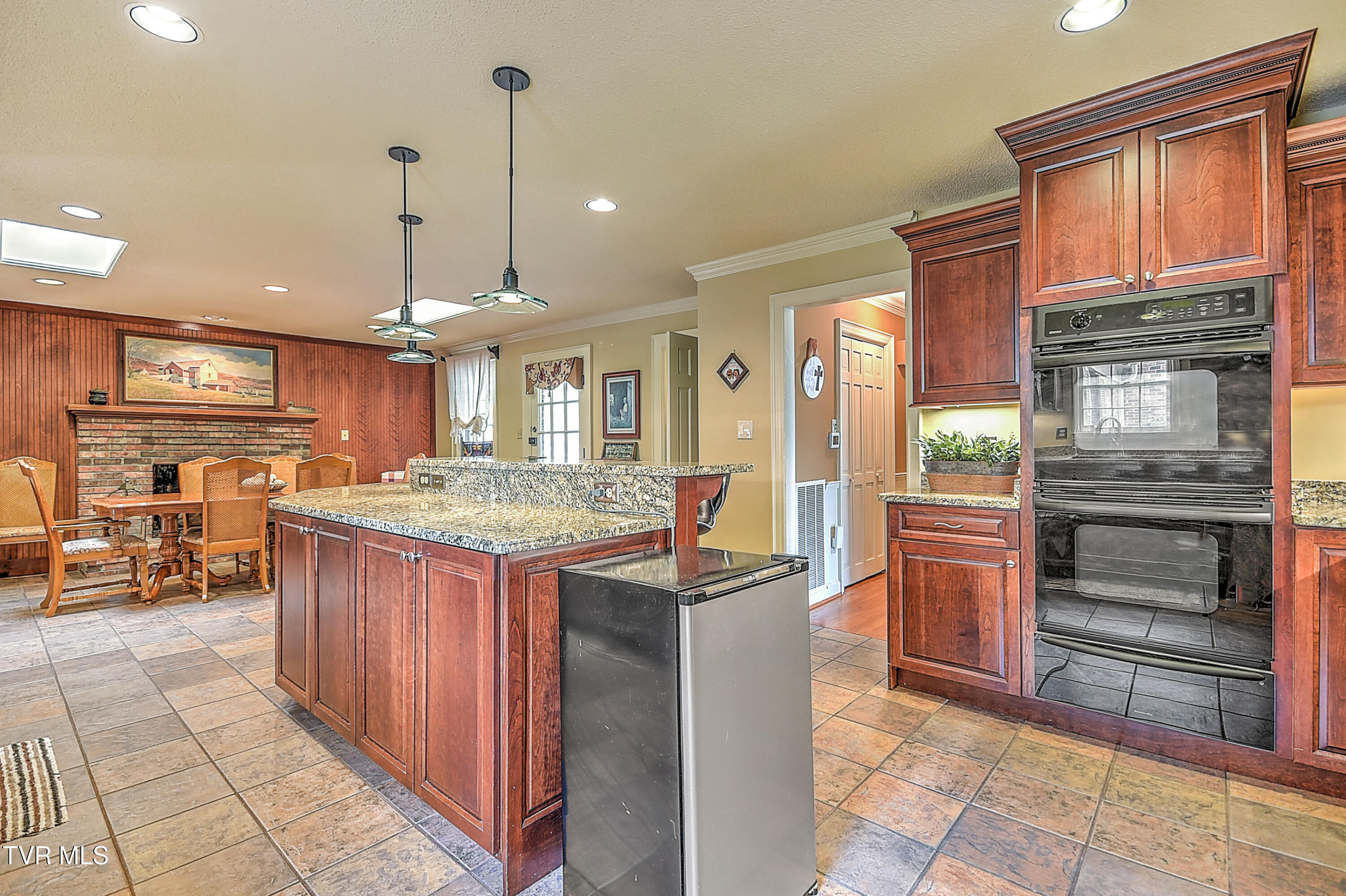 216 Forest Hills Drive, Bristol, Tennessee image 13