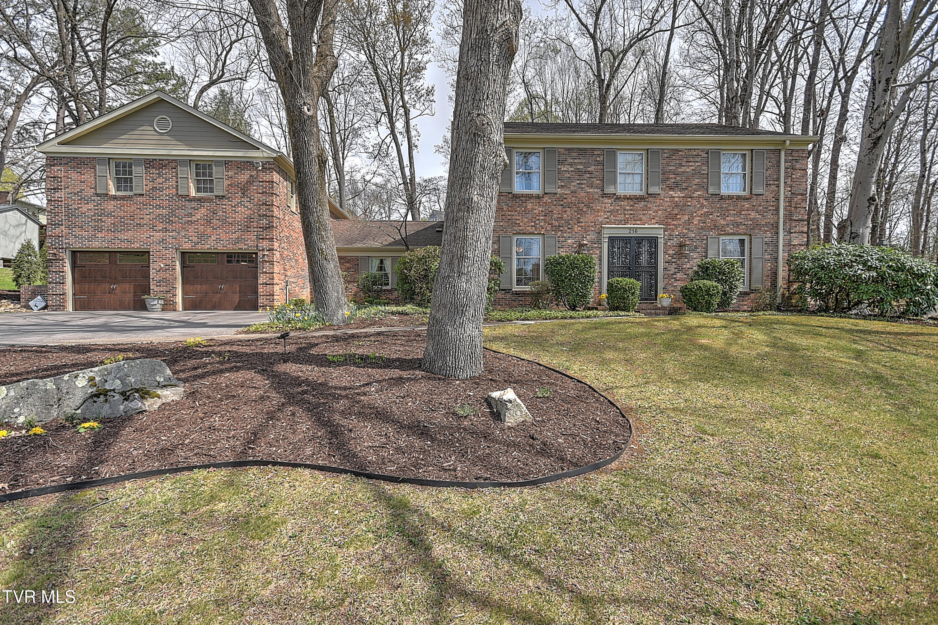 216 Forest Hills Drive, Bristol, Tennessee image 2