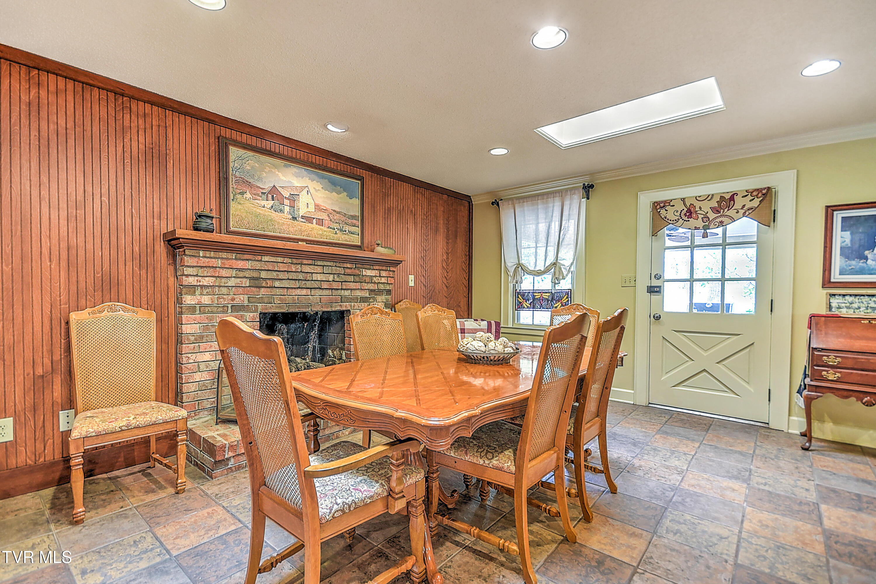 216 Forest Hills Drive, Bristol, Tennessee image 24