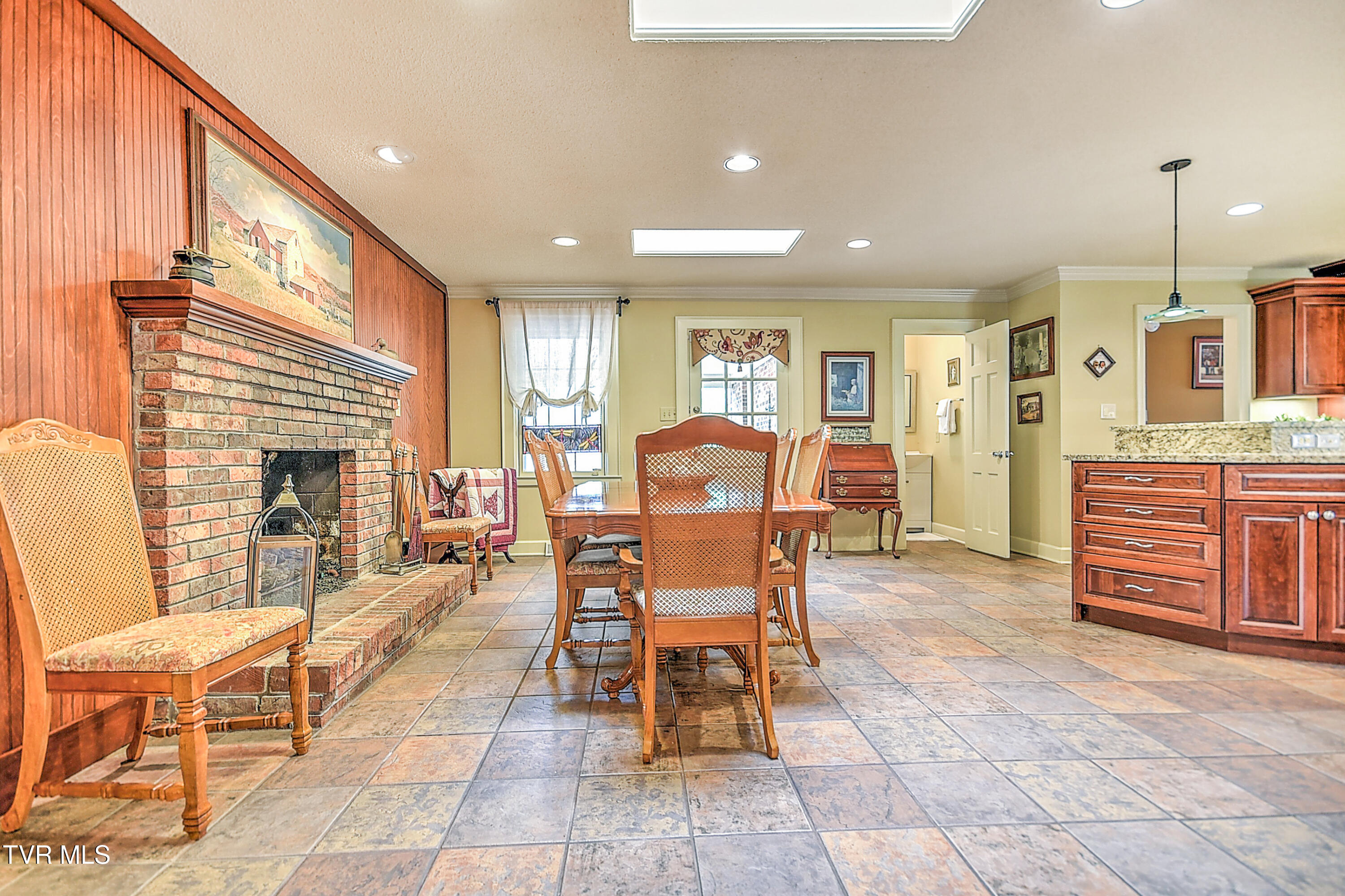 216 Forest Hills Drive, Bristol, Tennessee image 26