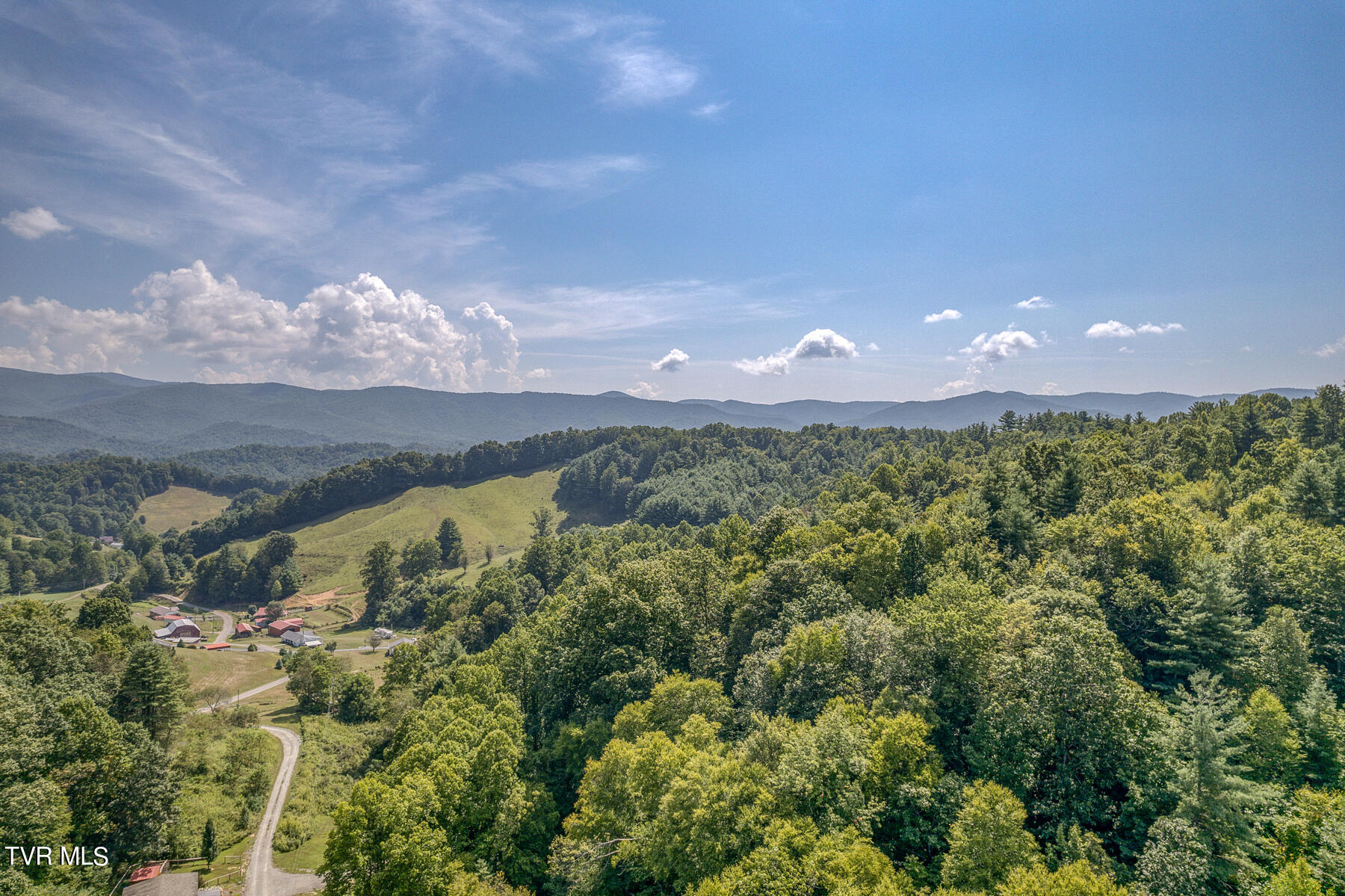 Waters Rd Road, Laurel Bloomery, Tennessee image 9