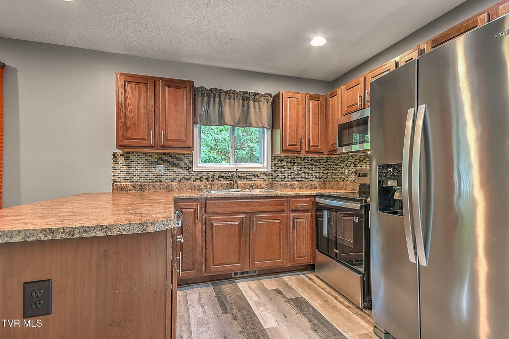 Photo of 5 Poplar Wood Court, Johnson City, TN 37604 (MLS # 9996841)