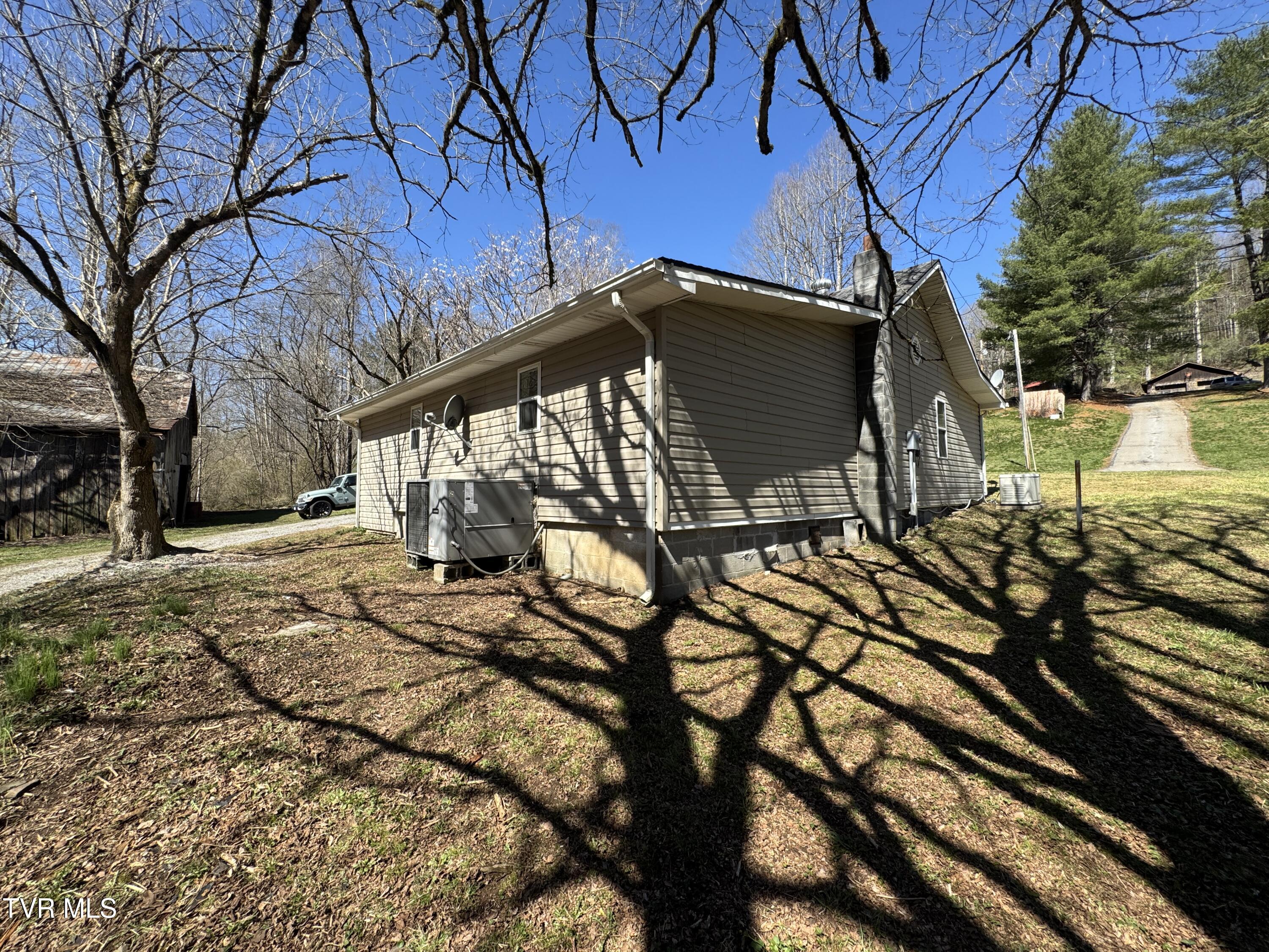1297 Dry Creek Road, Blackwater, Virginia image 6