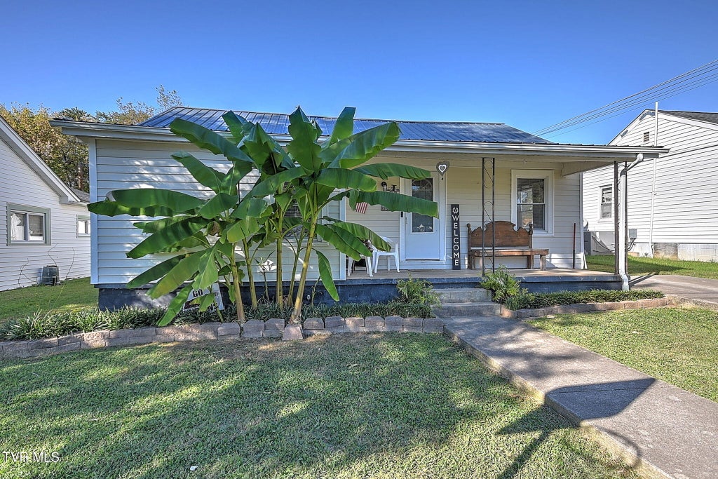 Photo of 701 Gillespie Avenue, Kingsport, TN 37665 (MLS # 10002396)