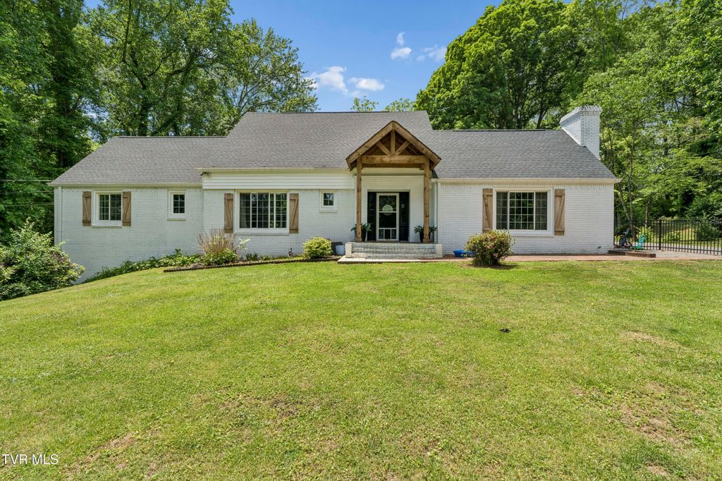 Photo of 321 Baron Drive, Johnson City, TN 37601 (MLS # 9994906)