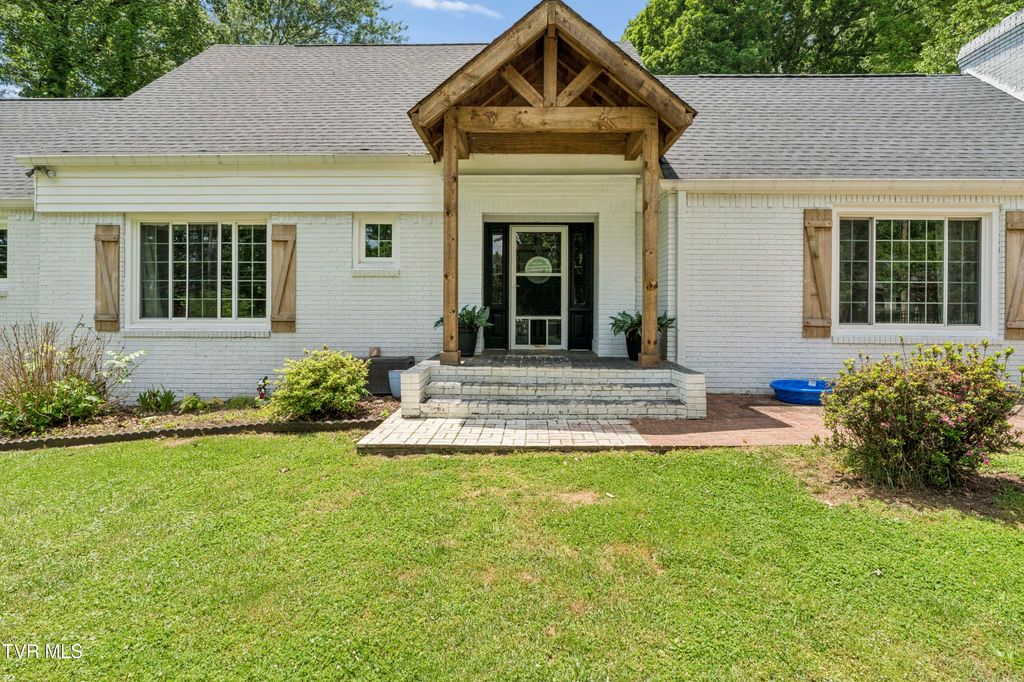 Photo of 321 Baron Drive, Johnson City, TN 37601 (MLS # 9994906)