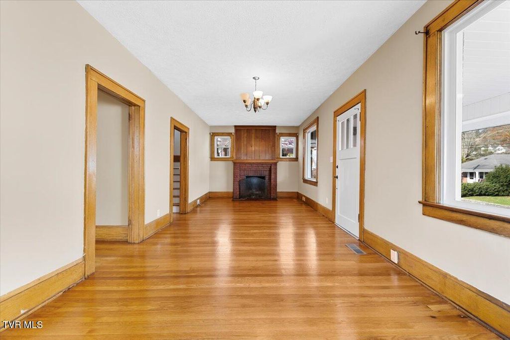 Photo of 1028 Piedmont Avenue, Bristol, VA 24201 (MLS # 9988078)